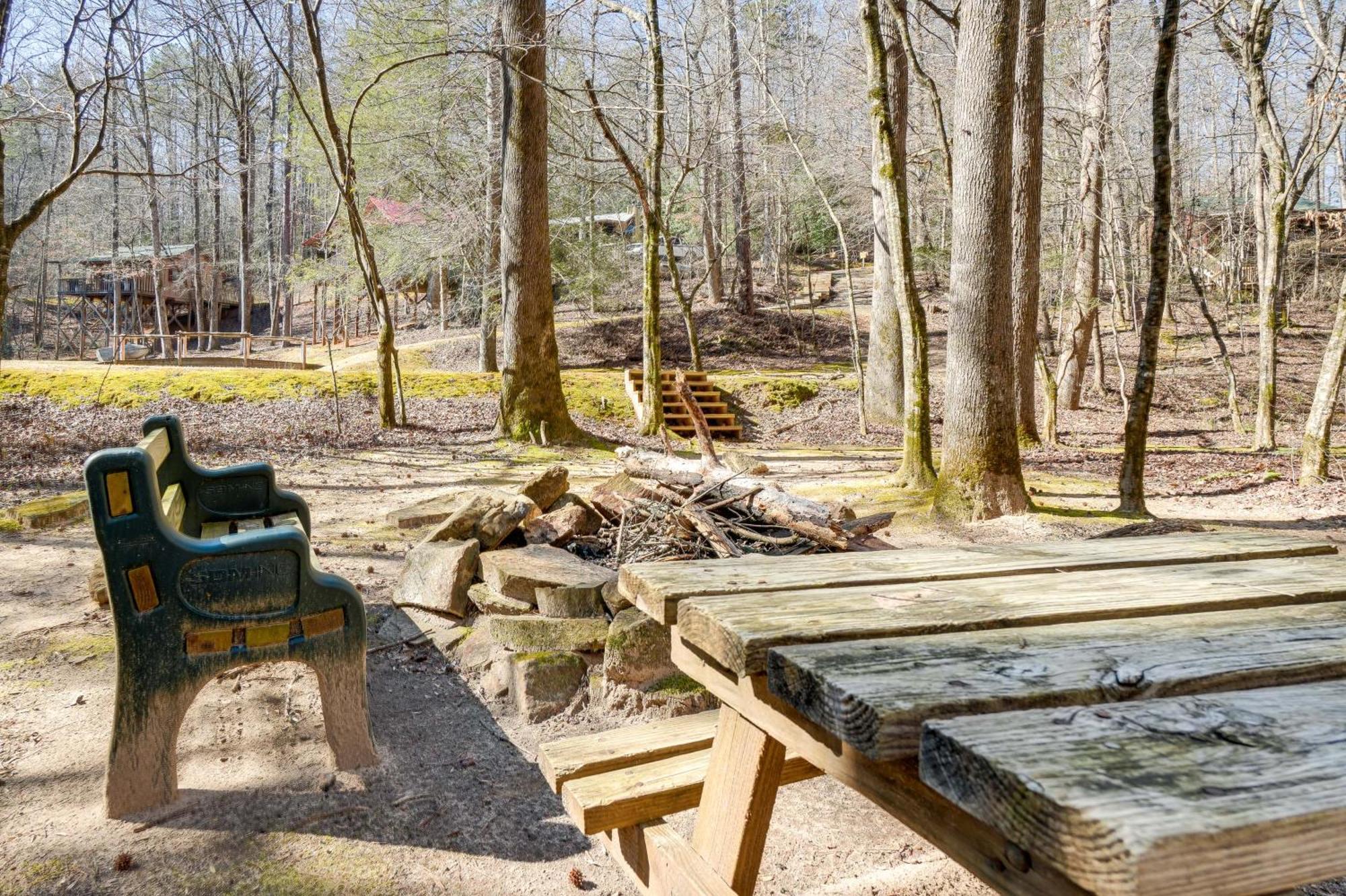 Secluded Family Retreat In Dahlonega With Hot Tub! Villa Eksteriør billede
